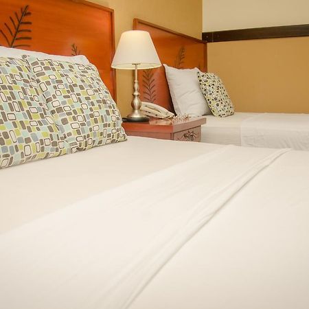 Hotel Residencial Cervantes David Esterno foto
