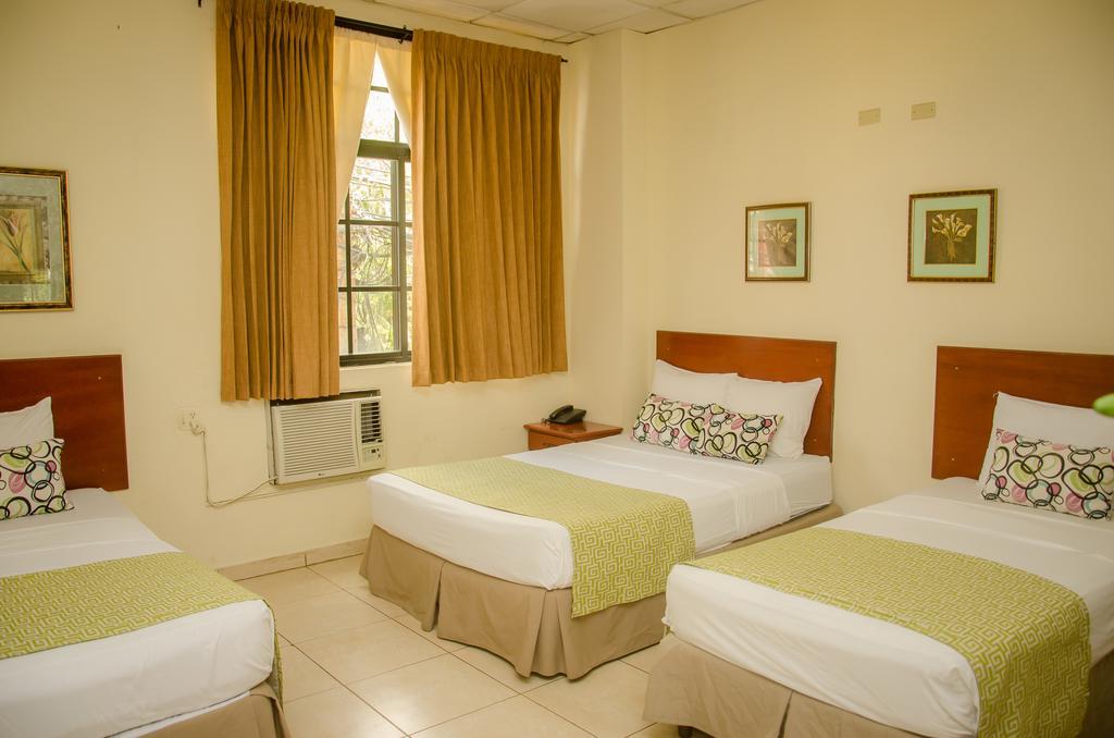 Hotel Residencial Cervantes David Esterno foto