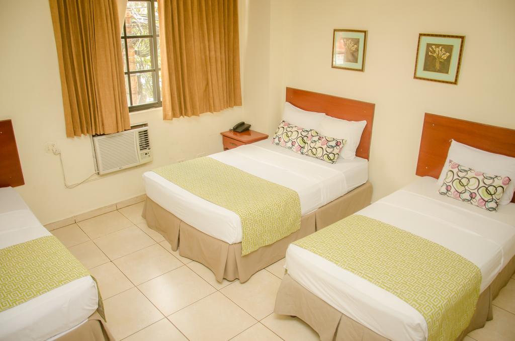 Hotel Residencial Cervantes David Esterno foto