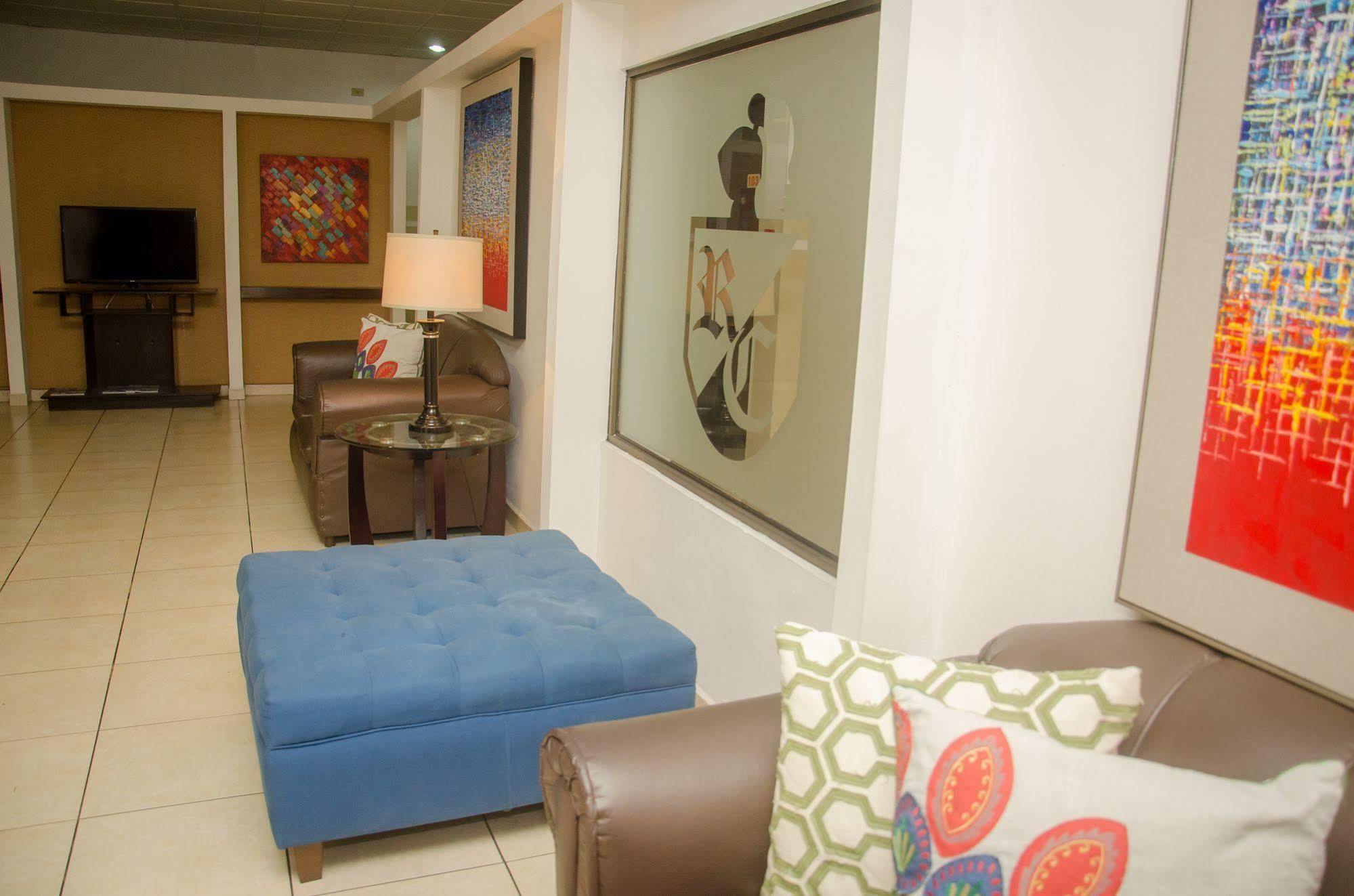 Hotel Residencial Cervantes David Esterno foto
