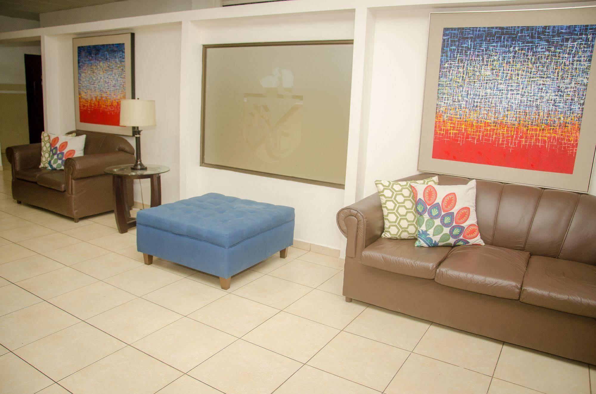 Hotel Residencial Cervantes David Esterno foto