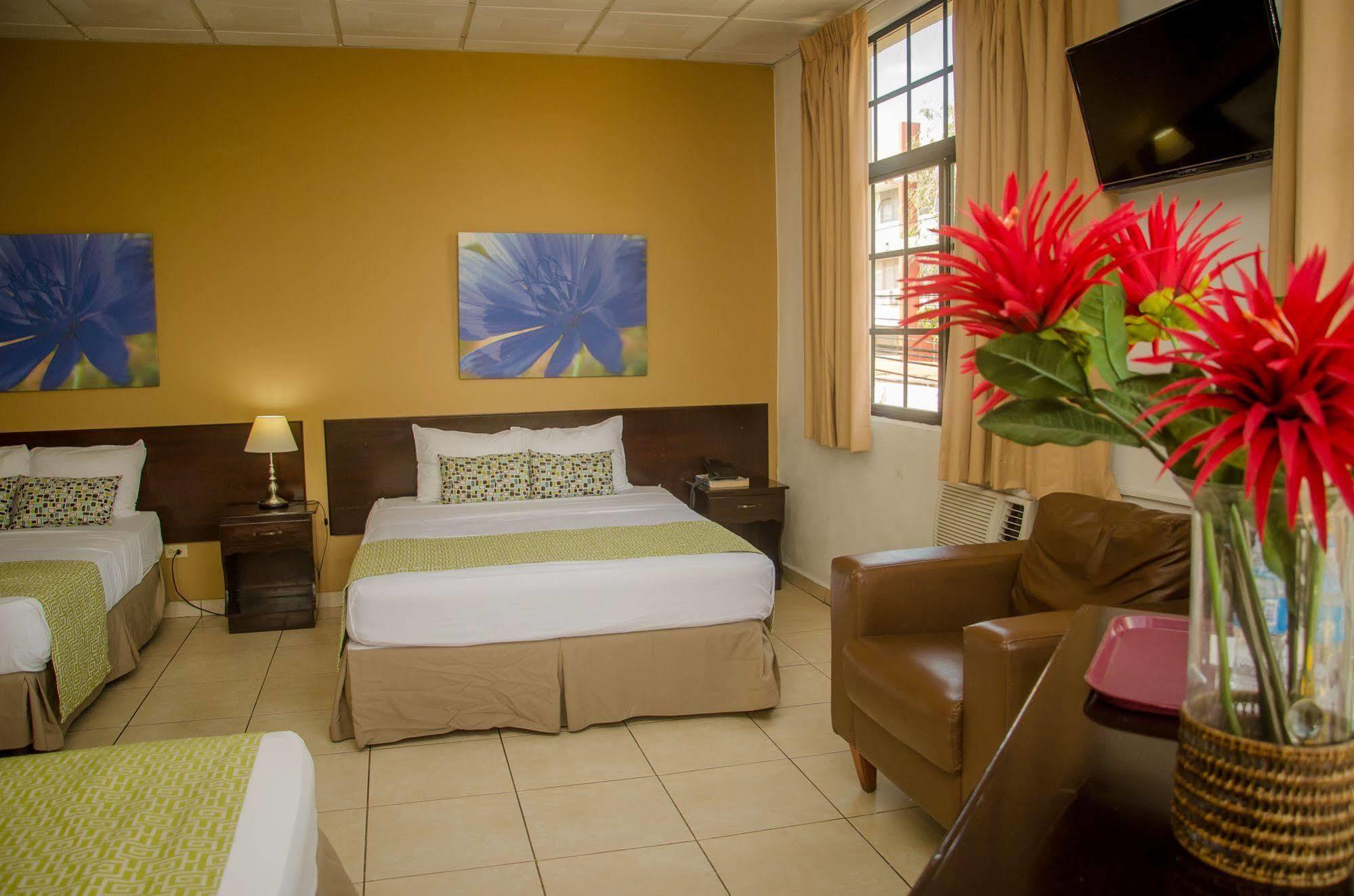 Hotel Residencial Cervantes David Esterno foto