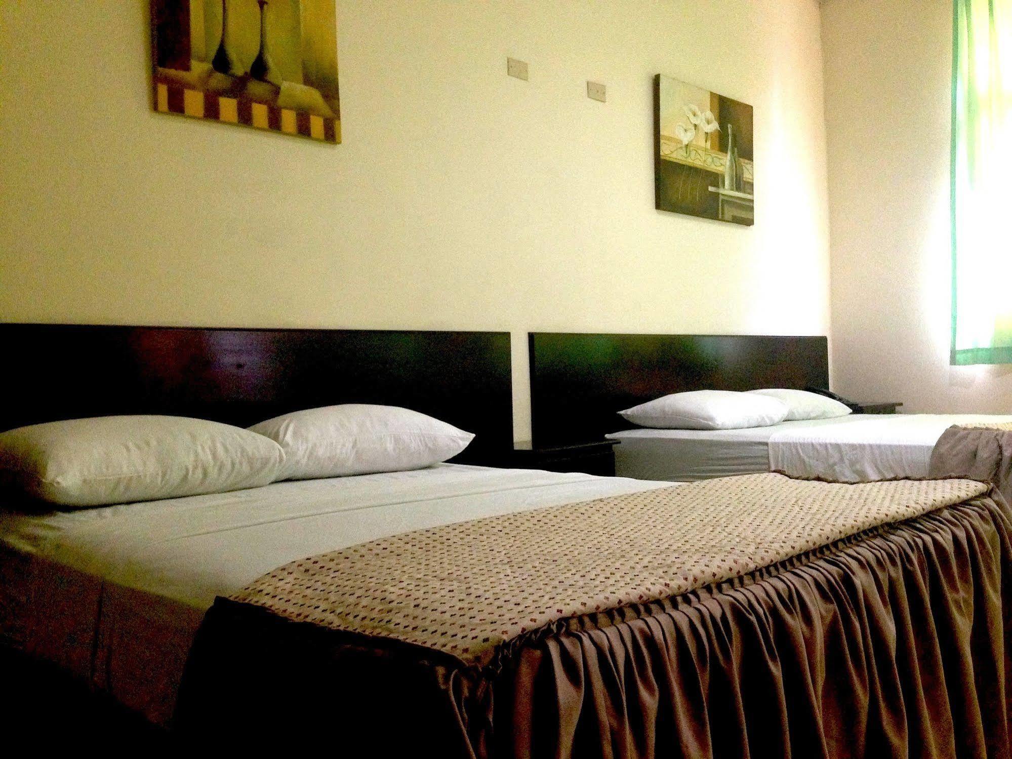 Hotel Residencial Cervantes David Esterno foto
