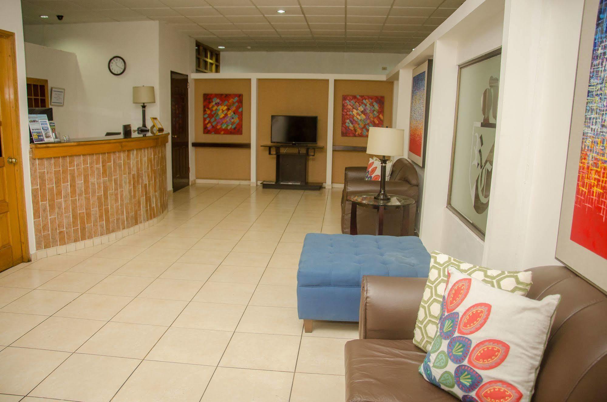 Hotel Residencial Cervantes David Esterno foto