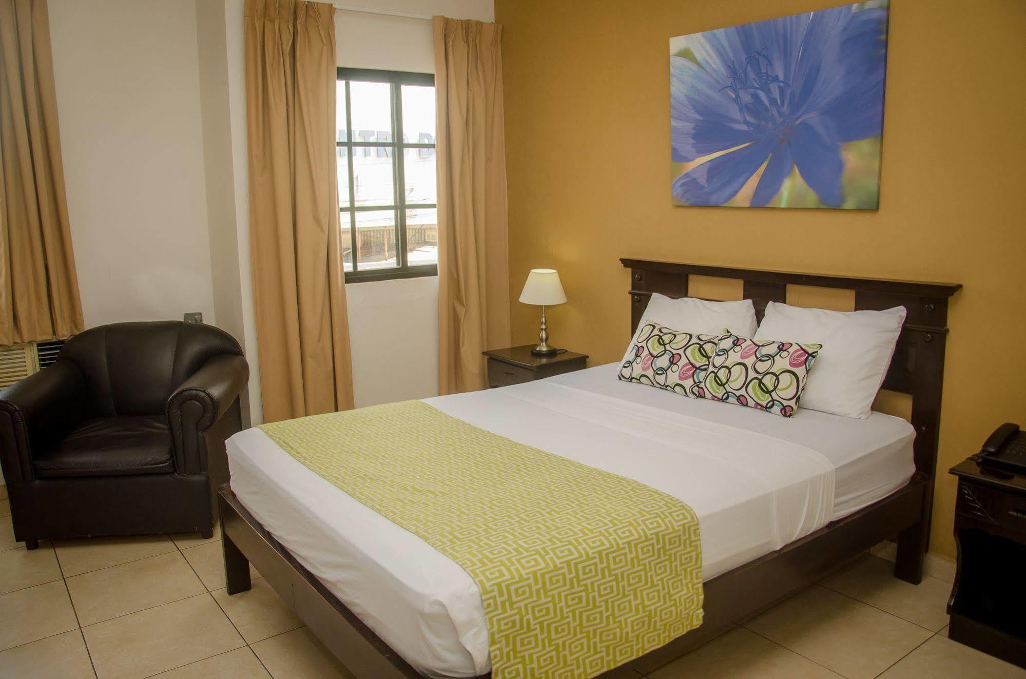 Hotel Residencial Cervantes David Esterno foto