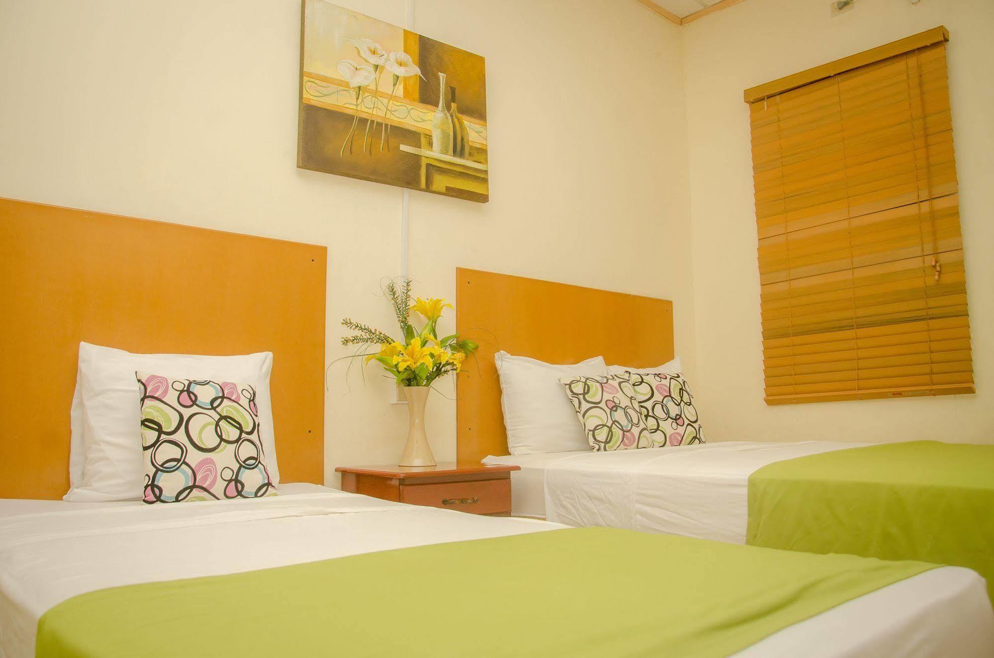 Hotel Residencial Cervantes David Esterno foto