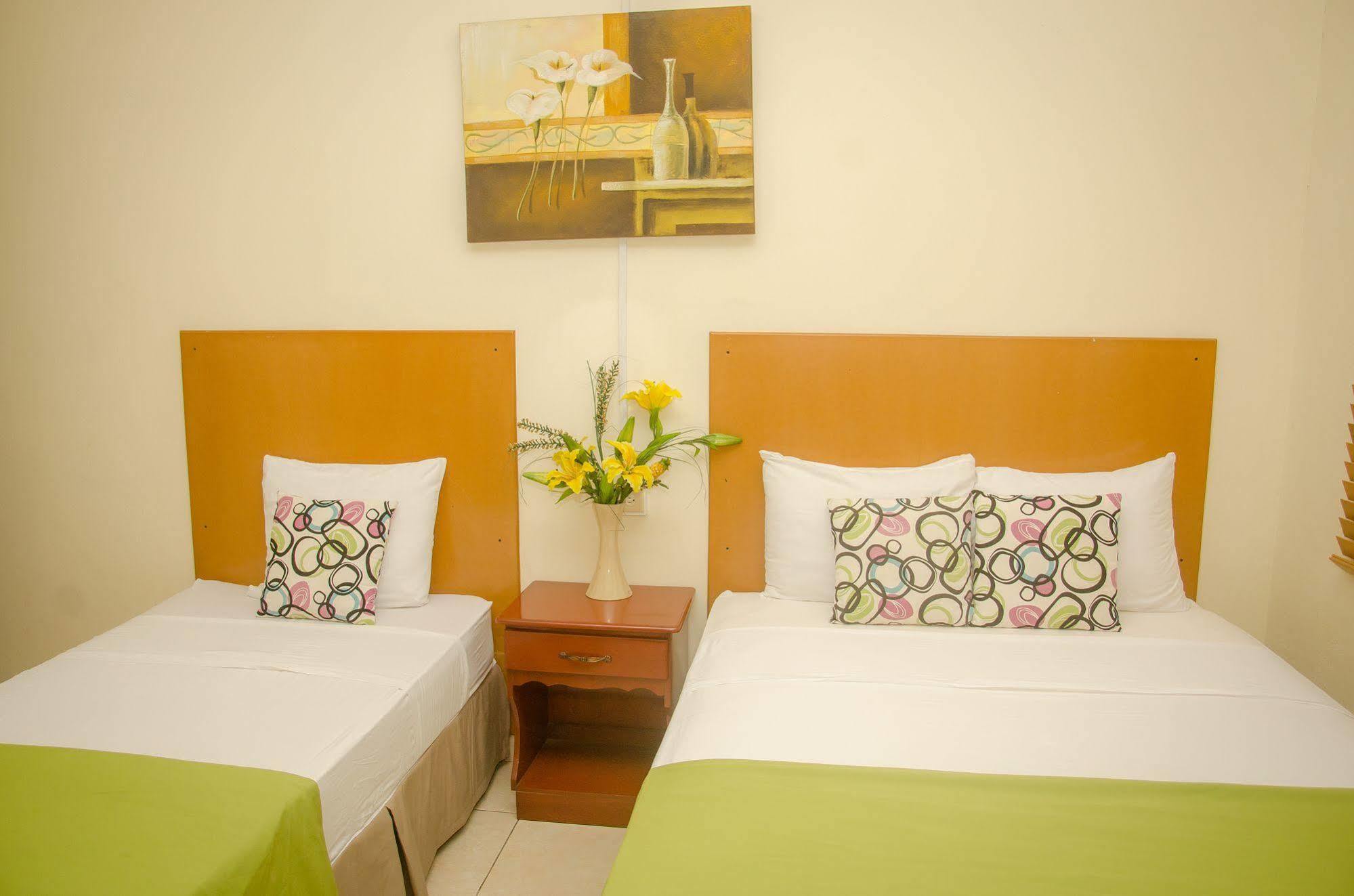 Hotel Residencial Cervantes David Esterno foto