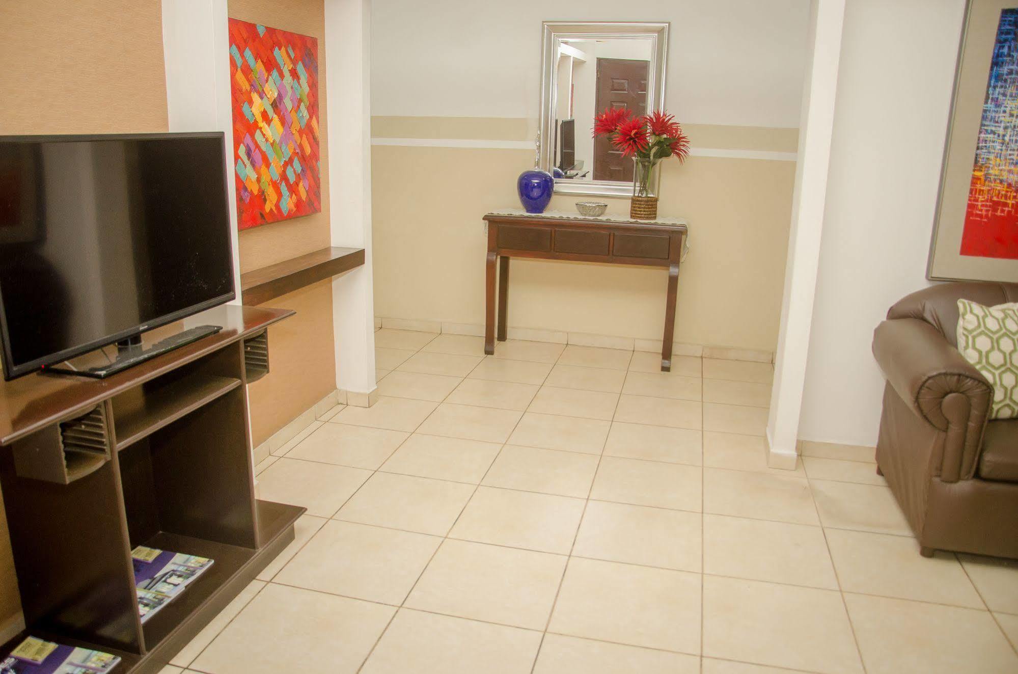 Hotel Residencial Cervantes David Esterno foto